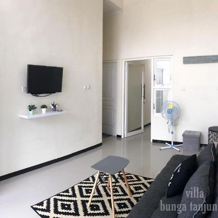 Villa Syariah Bunga Tanjung 16 Batu  Exterior photo